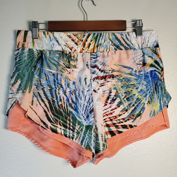 Fabletics Latrice Shorts Marbella Print - Picture 1 of 7